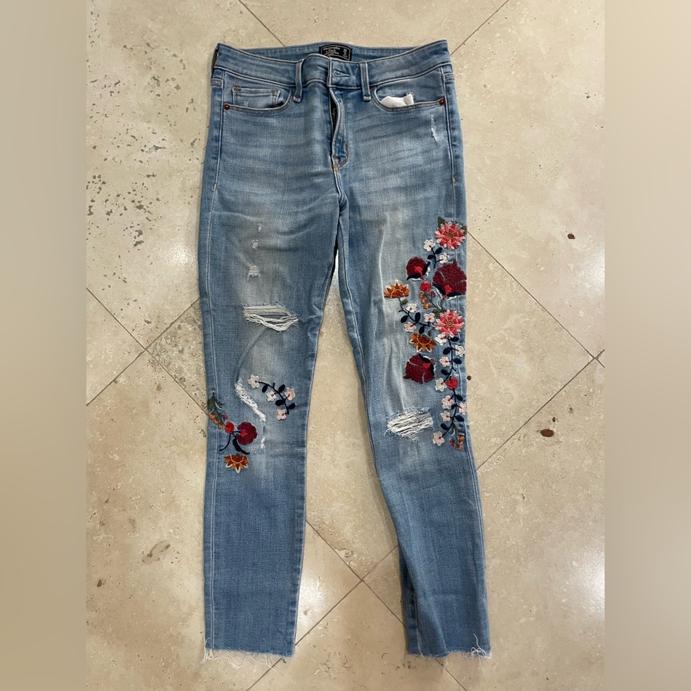Abercrombie floral skinny ankle jeans